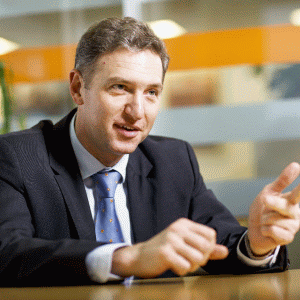 Bogdan Apahidean, Director General LeasePlan România: "Creşterea consumului a accelerat activitatea companiilor, iar acest lucru s-a resimţit şi pe piaţa leasing-ului operaţional". Bogdan Apahidean, Director General LeasePlan România: "Creşterea consumului a accelerat activitatea companiilor, iar acest lucru s-a resimţit şi pe piaţa leasing-ului operaţional".