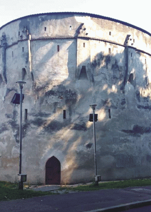 Bastionul Postăvarilor e închis pentru că un angajat e în concediu Bastionul Postăvarilor e închis pentru că un angajat e în concediu