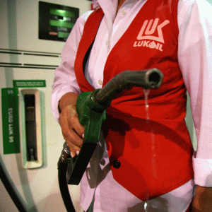 Instanţa i-a înjumătăţit sechestrul asigurător, iar DNA ia carburanţi de la ei Instanţa i-a înjumătăţit sechestrul asigurător, iar DNA ia carburanţi de la ei