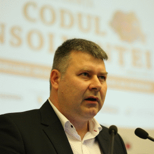 "Nu se poate face reorganizare doar invocând legile" "Nu se poate face reorganizare doar invocând legile"