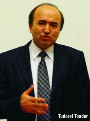 Cine se murdăreşte în SIPA Cine se murdăreşte în SIPA
