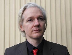 Preşedintele ecuadorian va continua să îi ofere azil lui Julian Assange Preşedintele ecuadorian va continua să îi ofere azil lui Julian Assange