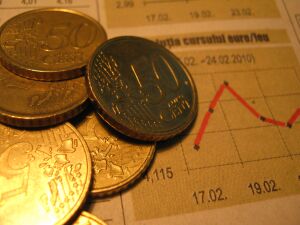 Euro, cotat la 4,5872 lei, cel mai mare nivel din august 2012 Euro, cotat la 4,5872 lei, cel mai mare nivel din august 2012