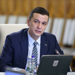 "Toată lumea este la muncă. Situaţia politică va fi rezolvată săptămâna viitoare." "Toată lumea este la muncă. Situaţia politică va fi rezolvată săptămâna viitoare."