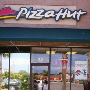 Compania care deţine francizele KFC şi Pizza Hut aduce restaurantele Taco Bell în România Compania care deţine francizele KFC şi Pizza Hut aduce restaurantele Taco Bell în România