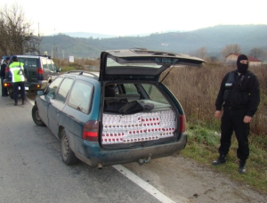 BAT: Ţigări de contrabandă în valoare de 23 milioane de lei, capturate în timpul verii BAT: Ţigări de contrabandă în valoare de 23 milioane de lei, capturate în timpul verii