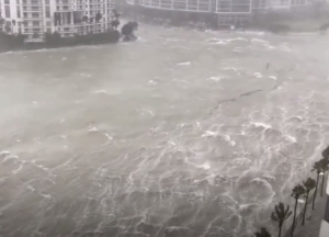 Inundaţii în Florida provocate de uraganul Irma (Sursa foto: captură Youtube) Inundaţii în Florida provocate de uraganul Irma (Sursa foto: captură Youtube)