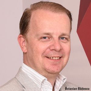 Octavian Bădescu: "Suntem plini de instituţii de control care abia aşteaptă să amendeze tot ceea ce mişcă" Octavian Bădescu: "Suntem plini de instituţii de control care abia aşteaptă să amendeze tot ceea ce mişcă"