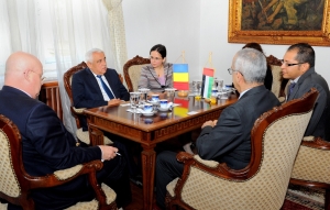 Ministrul Petre Daea, la întâlnirea cu ambasadorul Emiratelor Arabe Unite în România (Sursa foto: madr.ro) Ministrul Petre Daea, la întâlnirea cu ambasadorul Emiratelor Arabe Unite în România (Sursa foto: madr.ro)