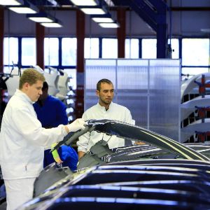 Sindicaliştii "Ford" poartă negocieri pentru evitarea concedierilor Sindicaliştii "Ford" poartă negocieri pentru evitarea concedierilor