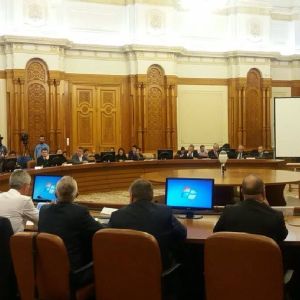 Modificarea Legii privind clauzele abuzive, respinsă de deputaţii jurişti Modificarea Legii privind clauzele abuzive, respinsă de deputaţii jurişti