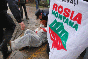 "Legea specială pentru Roşia Montană , extinsă întregii industrii miniere" "Legea specială pentru Roşia Montană , extinsă întregii industrii miniere"