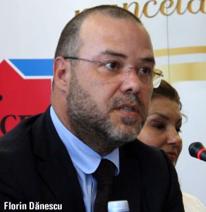 Dãnescu, ARB: "Implementarea Directivei Serviciilor de Platã va creºte competiþia pe piaþã" Dãnescu, ARB: "Implementarea Directivei Serviciilor de Platã va creºte competiþia pe piaþã"