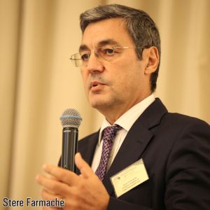 "Drumul la bancă este mult mai bătătorit decât cel către piaţa de capital" "Drumul la bancă este mult mai bătătorit decât cel către piaţa de capital"