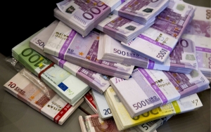 Comisia Europeană alocă 28 milioane de euro pentru reconstrucţia economică în Umbria Comisia Europeană alocă 28 milioane de euro pentru reconstrucţia economică în Umbria
