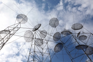 Respectarea angajamentelor asumate de operatorii de telefonie a condus la o îmbunătăţire a mediului concurenţial Respectarea angajamentelor asumate de operatorii de telefonie a condus la o îmbunătăţire a mediului concurenţial