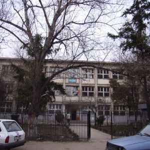 Clădirile şcolilor închise trec la administraţia locală Clădirile şcolilor închise trec la administraţia locală