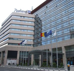 "Revetas Capital, pe ultima sută pentru achiziţia Radisson Blu din Bucureşti" "Revetas Capital, pe ultima sută pentru achiziţia Radisson Blu din Bucureşti"