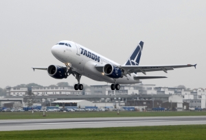 "Tarom-ul, deja aflat în picaj, rămâne în continuare la mâna foştilor baroni locali ai PSD!" "Tarom-ul, deja aflat în picaj, rămâne în continuare la mâna foştilor baroni locali ai PSD!"