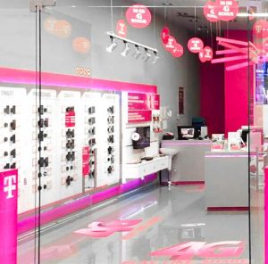 Angajaţii Telekom vor garanţii scrise că nu le vor scădea salariile de la 1 ianuarie Angajaţii Telekom vor garanţii scrise că nu le vor scădea salariile de la 1 ianuarie