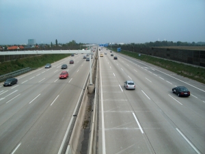Guvernul alocă 1 miliard de euro pentru proiecte prioritare de transport Guvernul alocă 1 miliard de euro pentru proiecte prioritare de transport