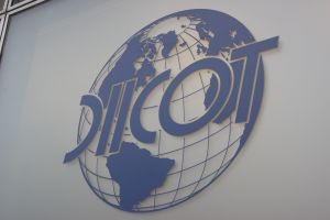 Magistraţii Tribunalului Bucureşti au respins propunerea procurorilor de arestare preventivă pentru medicul Mihai Lucan şi fiul acestuia Magistraţii Tribunalului Bucureşti au respins propunerea procurorilor de arestare preventivă pentru medicul Mihai Lucan şi fiul acestuia