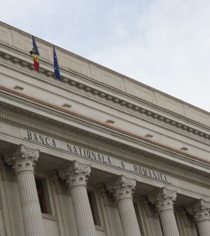 BNR militează pentru cheltuieli mai mari cu investiţiile BNR militează pentru cheltuieli mai mari cu investiţiile
