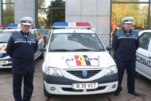 Peste 8.300 de amenzi aplicate de poliţişti într-o singură zi Peste 8.300 de amenzi aplicate de poliţişti într-o singură zi