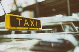 Amenzi în valoare de peste 40.000 lei înregistrate în trei zile pentru taximetriştii din Capitală Amenzi în valoare de peste 40.000 lei înregistrate în trei zile pentru taximetriştii din Capitală