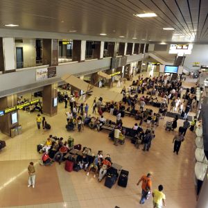 Mîndrescu a demisionat din funcţia de director al Companiei Naţionale Aeroporturi Bucureşti Mîndrescu a demisionat din funcţia de director al Companiei Naţionale Aeroporturi Bucureşti