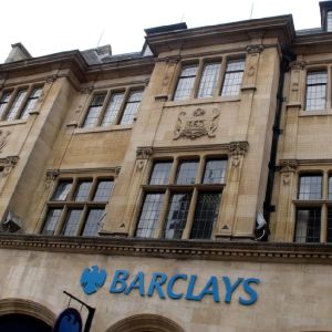 "Barclays Bank", acuzată penal pentru unele operaţiuni cu Qatarul "Barclays Bank", acuzată penal pentru unele operaţiuni cu Qatarul