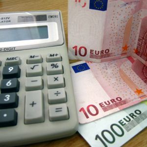 Acţiunile "Monte dei Paschi" scad din cauza pierderilor băncii Acţiunile "Monte dei Paschi" scad din cauza pierderilor băncii