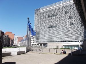 Comisia Europeană vrea sancţiuni împotriva paradisurilor fiscale Comisia Europeană vrea sancţiuni împotriva paradisurilor fiscale