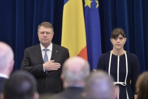Klaus Iohannis şi Laura Codruţa Kovesi (Sursa foto: Twitter) Klaus Iohannis şi Laura Codruţa Kovesi (Sursa foto: Twitter)