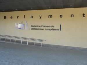 UE cere clarificări de la Facebook după dezvăluirile cu privire la Cambridge Analytica UE cere clarificări de la Facebook după dezvăluirile cu privire la Cambridge Analytica