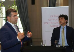 Robert Popescu (stânga),CEO A&D Pharma şi Leonardo Ferrandino (dreapta),CEO Dr. Max Robert Popescu (stânga),CEO A&D Pharma şi Leonardo Ferrandino (dreapta),CEO Dr. Max
