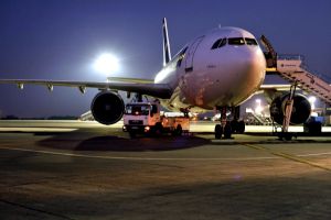 Aeroportul Otopeni anunţă începerea procedurilor de redeschidere a pistei 2 Aeroportul Otopeni anunţă începerea procedurilor de redeschidere a pistei 2