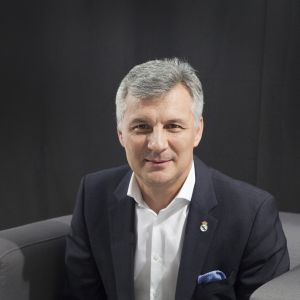 Senatorul Daniel Zamfir are multe iniţiative legislative blocate în circuitul de aprobare din Parlament. Senatorul Daniel Zamfir are multe iniţiative legislative blocate în circuitul de aprobare din Parlament.