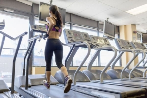 Antrenamentul HIIT pe banda de alergat este ideal pentru slăbit! Antrenamentul HIIT pe banda de alergat este ideal pentru slăbit!