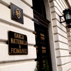 Deficitul de cont curent s-a adâncit la 2,05 miliarde euro Deficitul de cont curent s-a adâncit la 2,05 miliarde euro