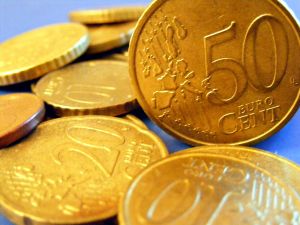Euro, în cel mai important declin sãptãmânal din ultimele 19 luni Euro, în cel mai important declin sãptãmânal din ultimele 19 luni