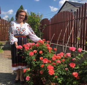 Maria Grapini: "Am pledat în Parlamentul European pentru ca lucrurile tradiţionale, artizanale, să fie protejate" Maria Grapini: "Am pledat în Parlamentul European pentru ca lucrurile tradiţionale, artizanale, să fie protejate"