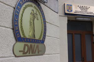 Fostul şef al Poliţiei Române, audiat la DNA Fostul şef al Poliţiei Române, audiat la DNA