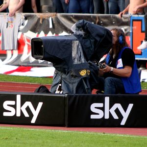 "Fox" plăteşte 32,5 miliarde dolari pentru postul britanic de televiziune Sky "Fox" plăteşte 32,5 miliarde dolari pentru postul britanic de televiziune Sky