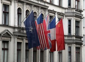 "Georgia va deveni un membru NATO" "Georgia va deveni un membru NATO"