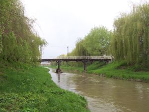 Podurile din România NU sunt în pericol sã se prabuºeascã ! Podurile din România NU sunt în pericol sã se prabuºeascã !