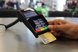 Plăţi cu cardul în 50 de oficii poştale Plăţi cu cardul în 50 de oficii poştale