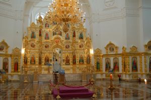 Catapeteasma dintr-o bisericã ortodoxã Catapeteasma dintr-o bisericã ortodoxã