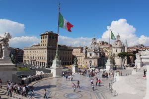 "Italienii întreabă cum îşi pot muta banii în străinătate" "Italienii întreabă cum îşi pot muta banii în străinătate"