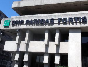 Credit cu dobândă preferenţială pentru clienţii care vor autoturisme hibrid şi electrice Credit cu dobândă preferenţială pentru clienţii care vor autoturisme hibrid şi electrice